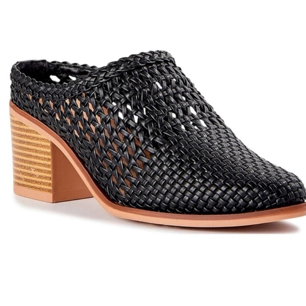 Time and Tru Black Woven Heeled‎ Mules
